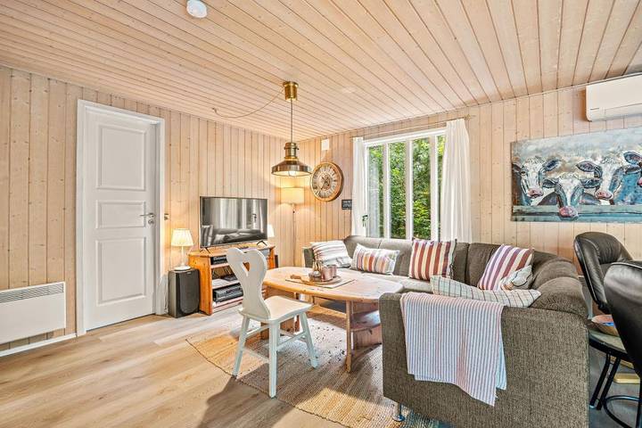 Ferienhaus für 6 Personen, mit Balkon/Terrasse und Terrasse sowie Garten und Sauna in Houstrup Strand - 4