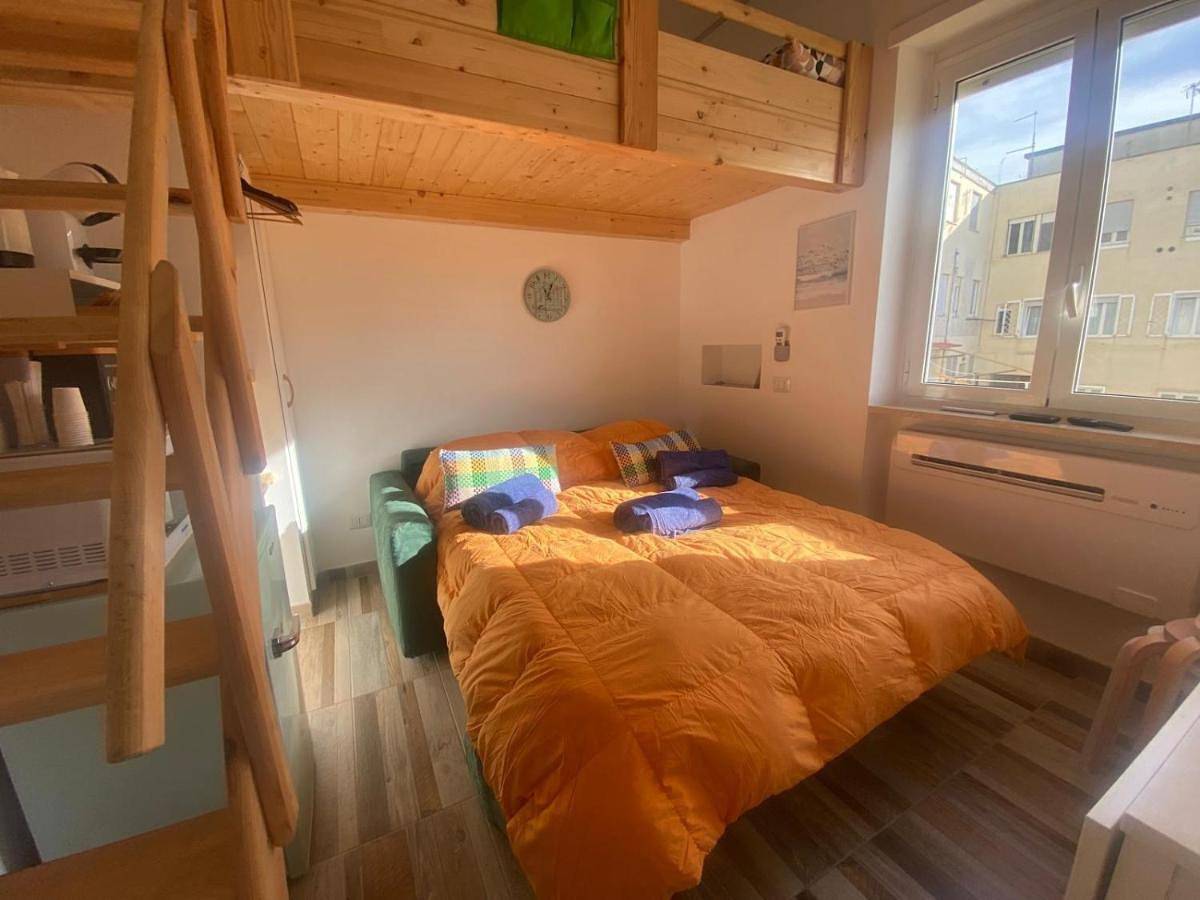 Appartamento intero, One-Bedroom Apartment in Spiaggia di Torvajanica, Pomezia