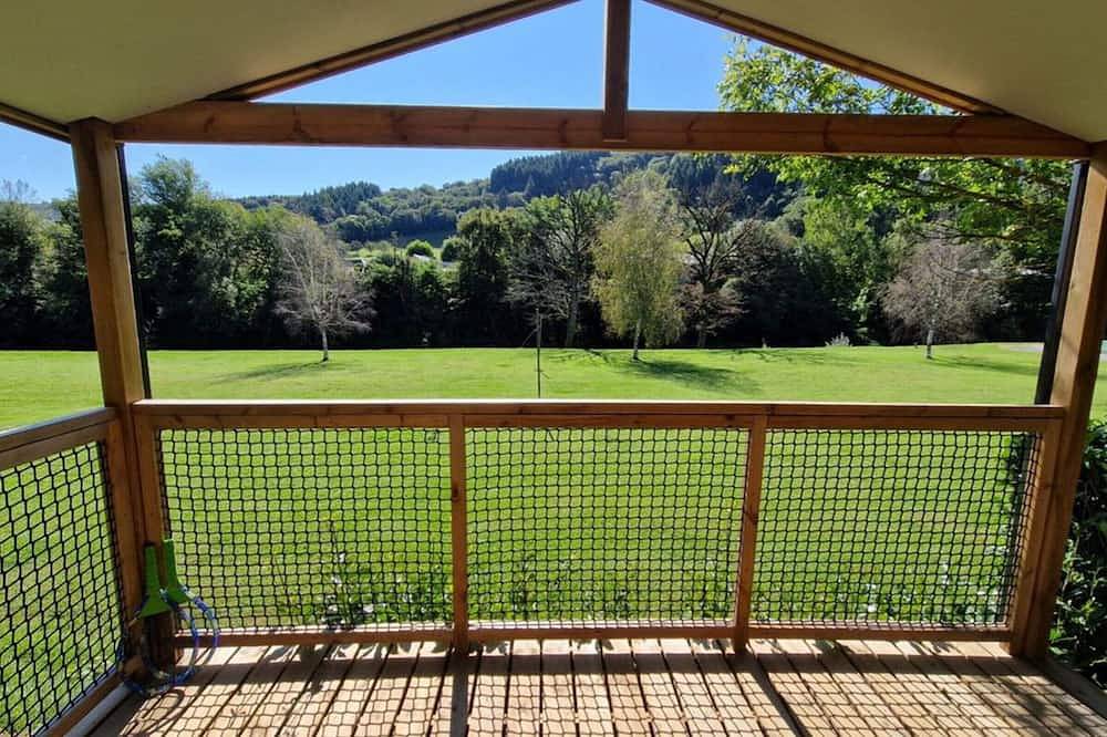 Mobile home with terrace for 5 people in Saint-Geniez-d'Olt-et-d'Aubrac, Parc naturel régional de l'Aubrac