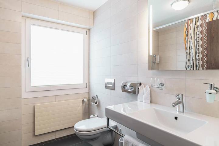 Hôtel pour 4 personnes, avec jacuzzi ainsi que terrasse et sauna, animaux acceptés à Einsiedeln - 2