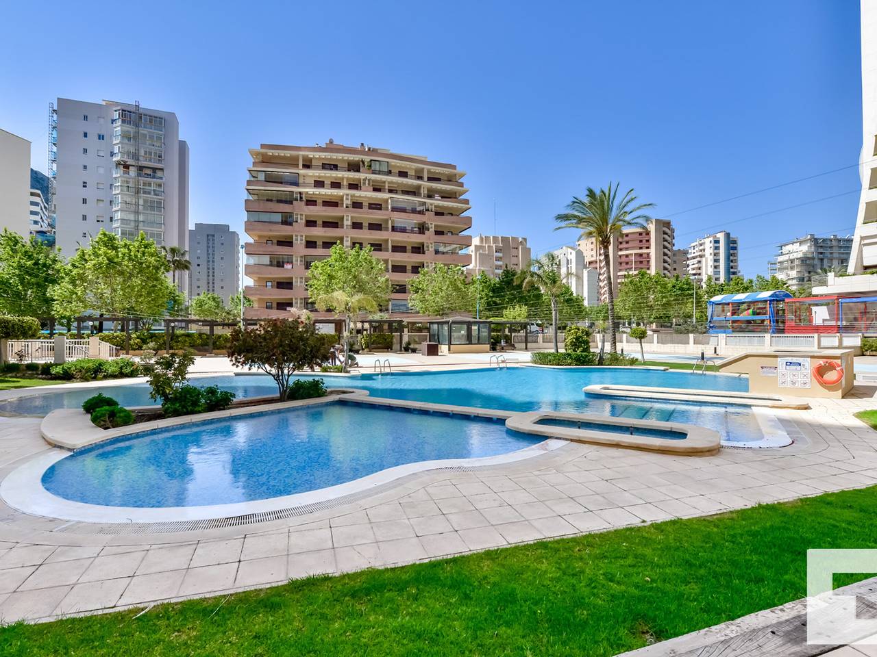 Entire apartment, Apartment in Calpe with pool, air conditioning and Wi-Fi, near the beach in Playa la Fossa, Calpe