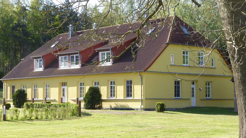 Ferienwohnung für 4 Personen, mit Terrasse und Sauna sowie Garten in Gingst