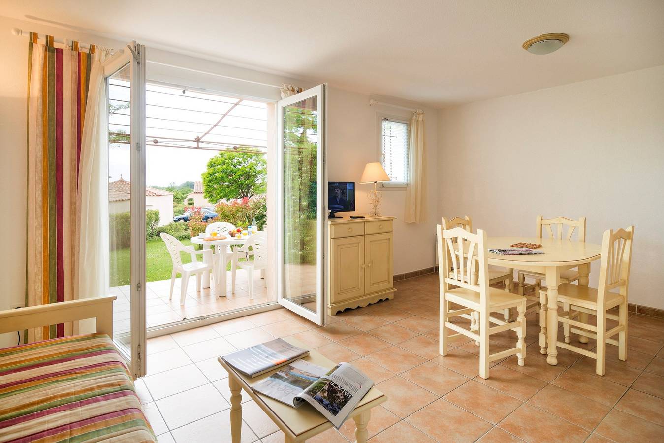 Villa für 10 Personen mit Pool in Homps, Narbonne und Umgebung