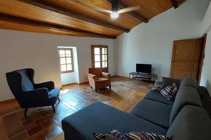 Gîte pour 8 personnes à Arboras