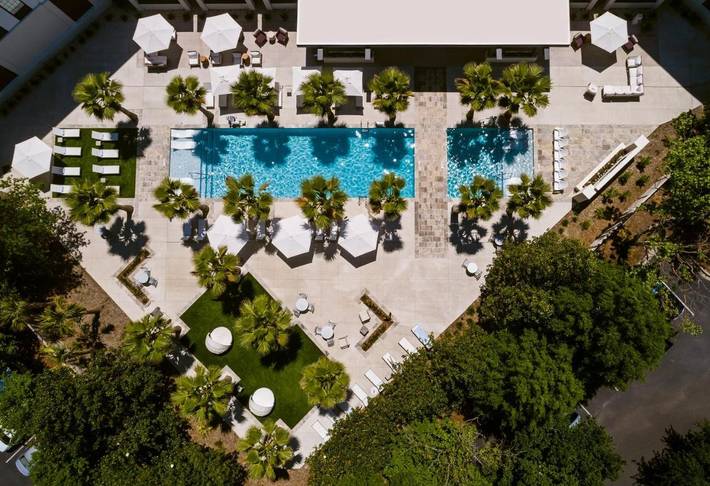 Hotel para 2 personas, con terraza y piscina - 1