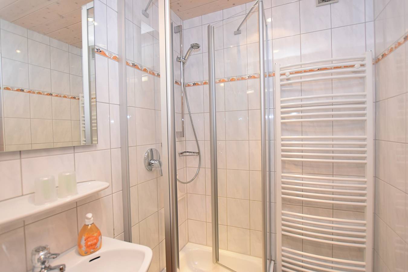 Ganze Ferienwohnung, Gästehaus Bergfrieden, Ferienwohnung Susanne in Bad Bayersoien, Romantische Straße
