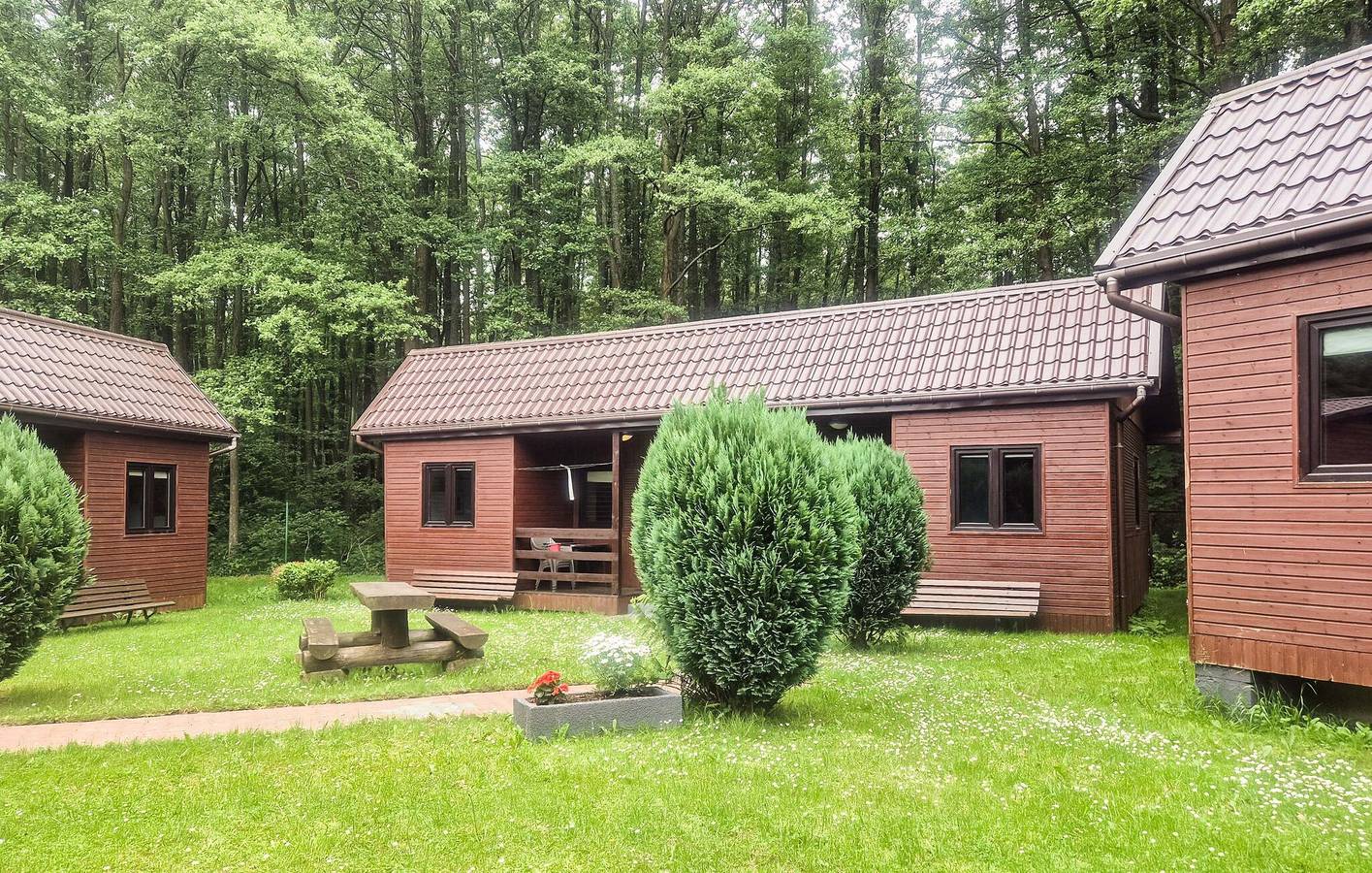 Ferienhaus für 4 Personen mit Terrasse in Granica Łazy, Powiat Koszaliński