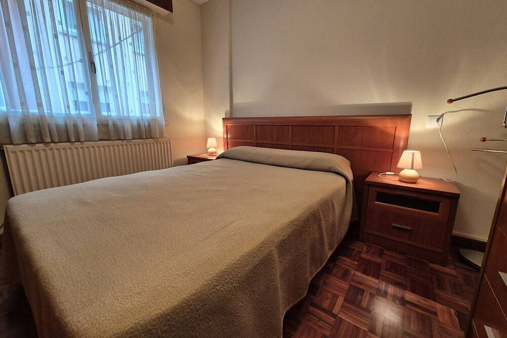 Entire apartment, 209A Apartamento Bedriñana in Villaviciosa, Costa Verde (Spain)