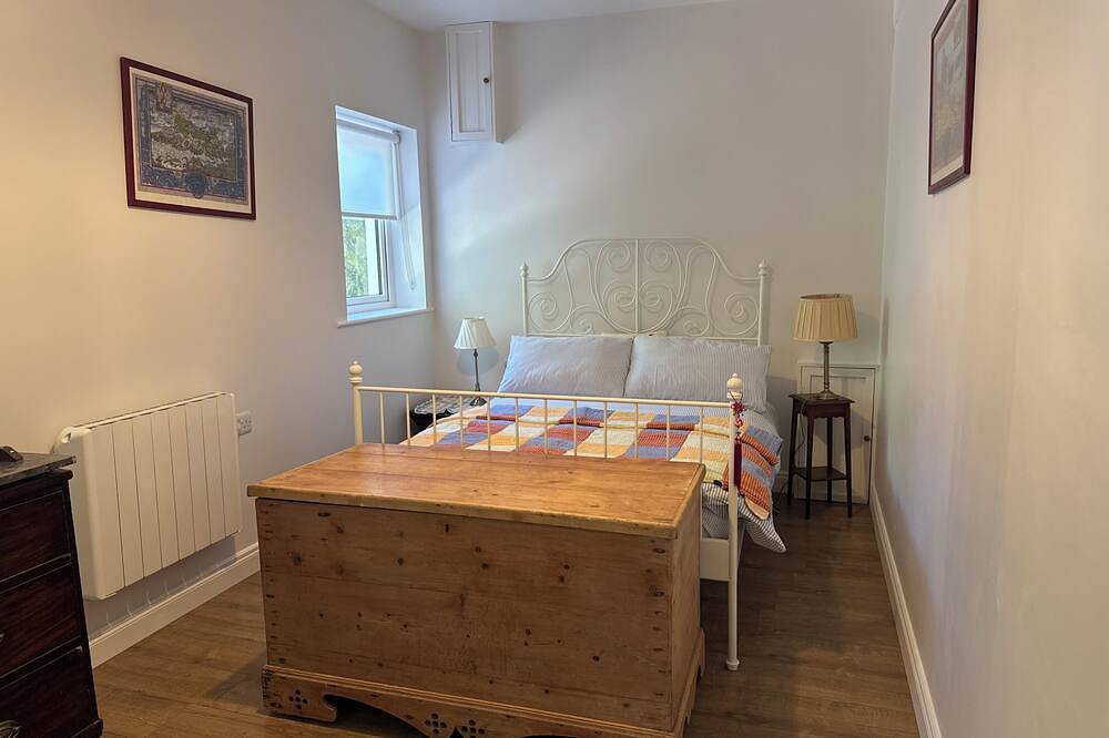 Charming 2-bedroom shabby chic cottage in beautiful Kinvara. in County Galway