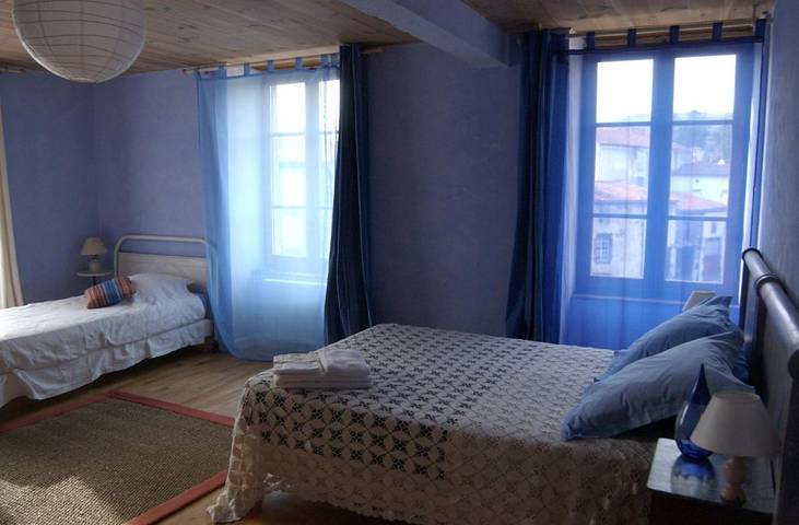 Location de vacances pour 2 personnes, avec terrasse et vue à Saint-Saturnin (Puy-de-Dôme) - 2