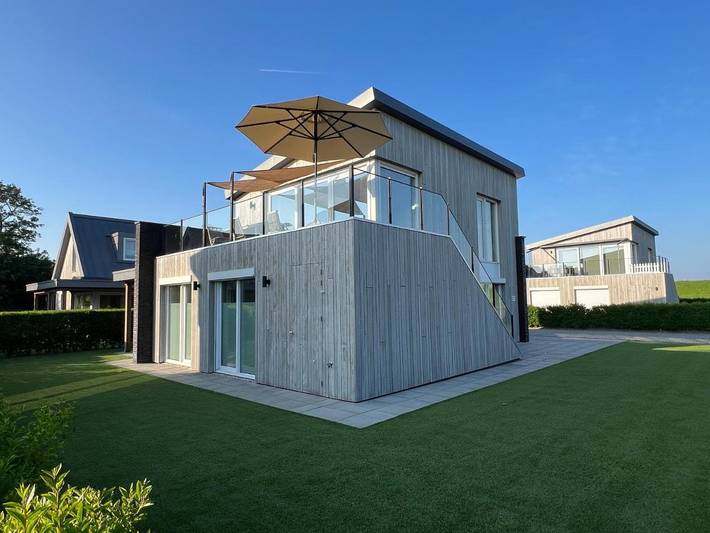 Ferienhaus für 8 Personen, mit Ausblick und Garten sowie Seeblick in Zeeland