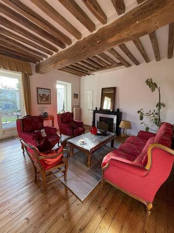 Gîte pour 8 personnes, avec terrasse et jardin à Courdemanche
