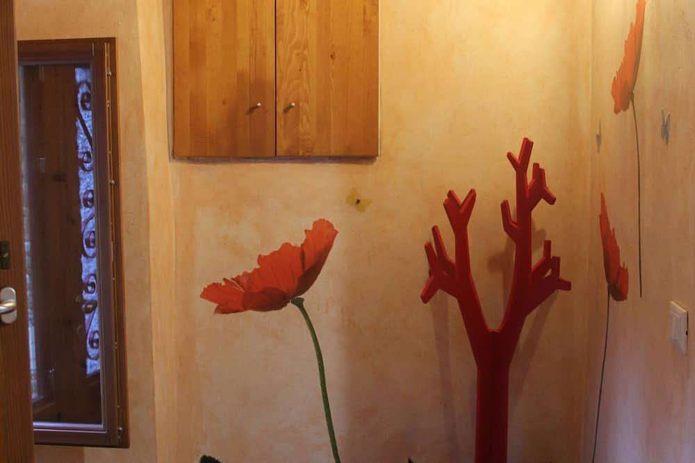 The House of Mamao a step away from the lake in Mergozzo, Comune di Mergozzo