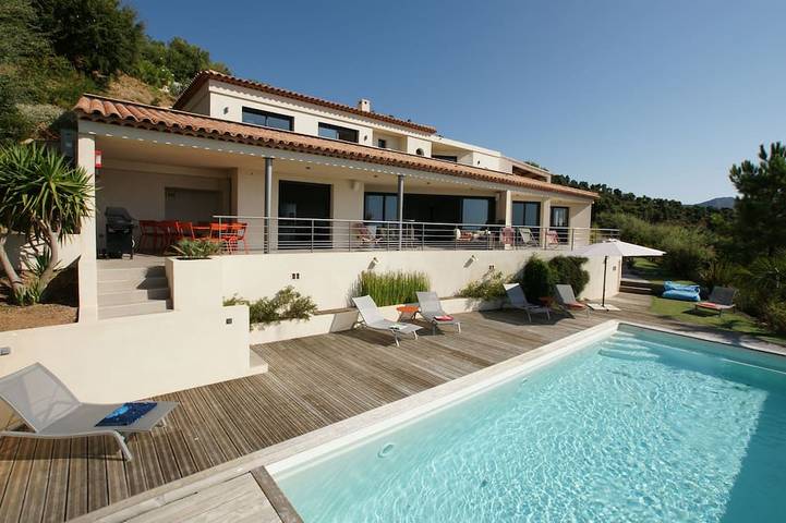 Maison de vacances pour 12 personnes, avec jacuzzi et jardin à La Londe-les-Maures