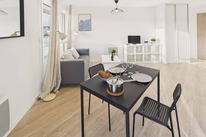 Appartement entier, Plein centre ville - Appart pour 2 avec balcon in Pont-l'Abbé, Côte de Cornouaille