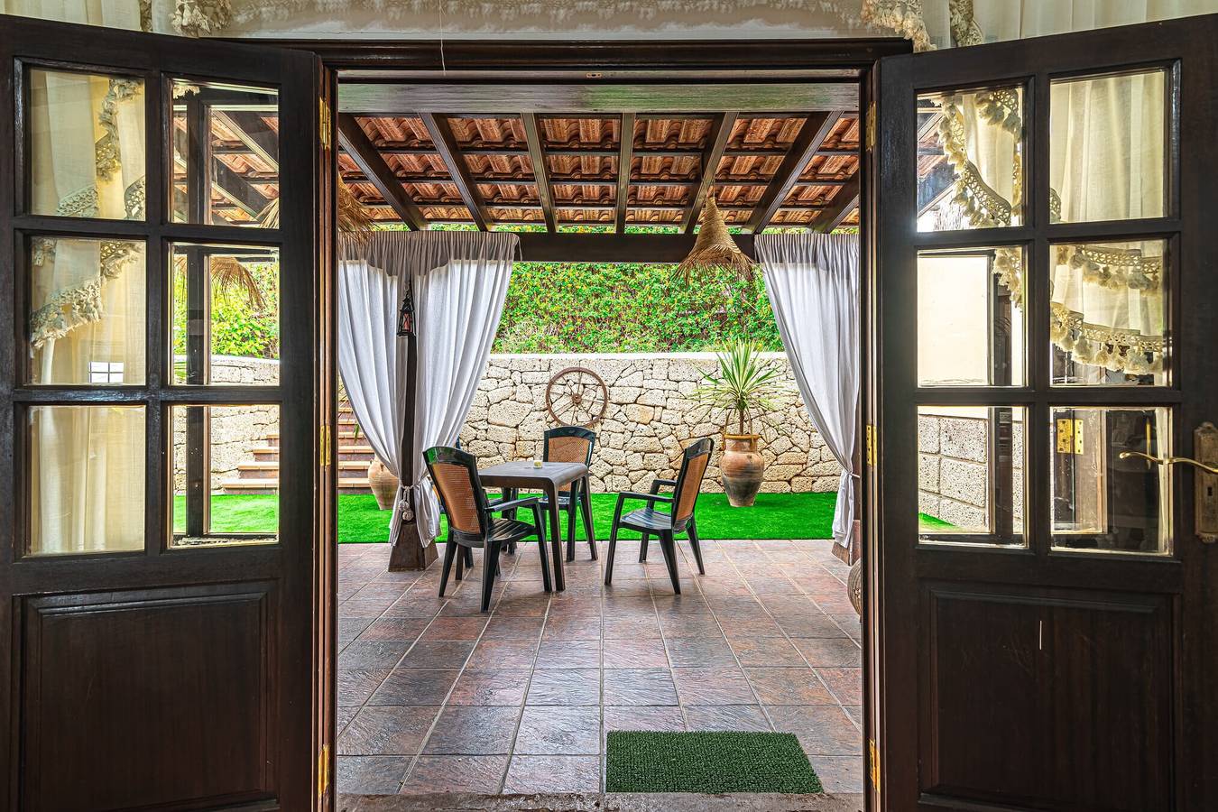 Villa "Aurora" met verwarmd zwembad, zeezicht, privézwembad en Wi-Fi in Villa de Arico, Arico
