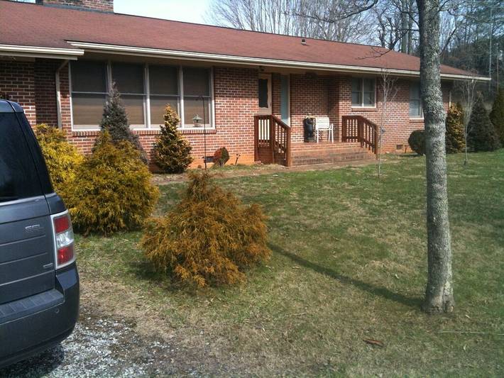 Vacation rental for 8 people, with yard in Fontana Lake