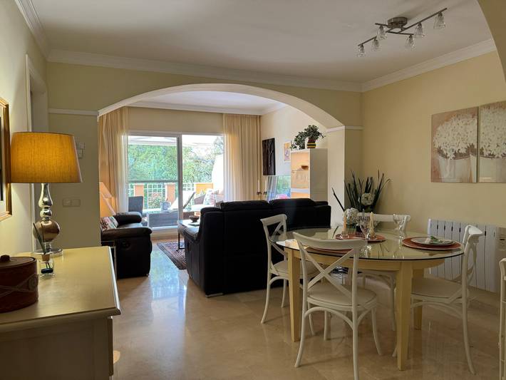 Ganze Wohnung, Ferienwohnung 'Elviria Gardens' mit Gemeinschaftspool, Wi-Fi und Klimaanlage in Marbella Ost, Marbella