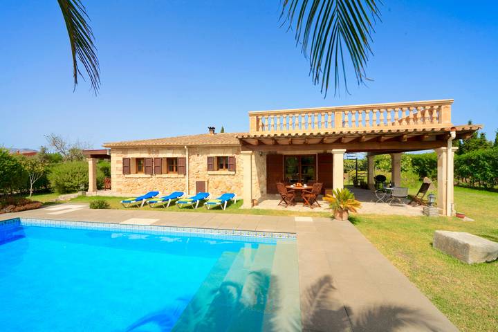 Luxus-Finca für 4 Personen, mit Garten und Balkon in Pollença