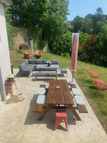 Gîte pour 4 personnes, avec jardin et vue, animaux acceptés à Sedan