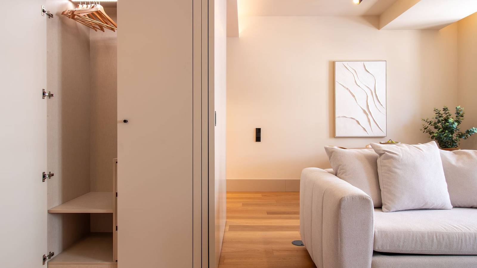 Entire apartment, Catarina 392 l Stylish Studio by Lovelystay in Santo Ildefonso, Porto