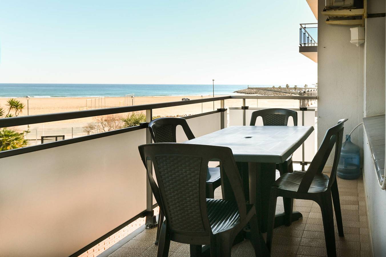 Appartement entier, At066 Boabi: Appartement avec A/C, wifi et parking en face de la plage in Torredembarra, Costa Dorada