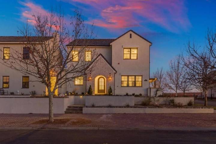 Ferienhaus für 28 Personen, mit Whirlpool und Garten - 1