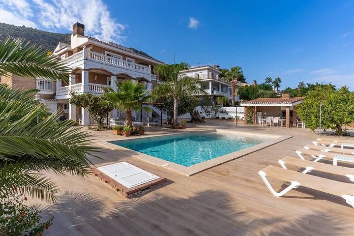Casa rural para 12 personas, con Balcón y Jardín en Arroyo de La Miel