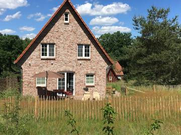 Ferienhaus für 4 Personen, mit Garten und Sauna sowie Terrasse in Bispingen