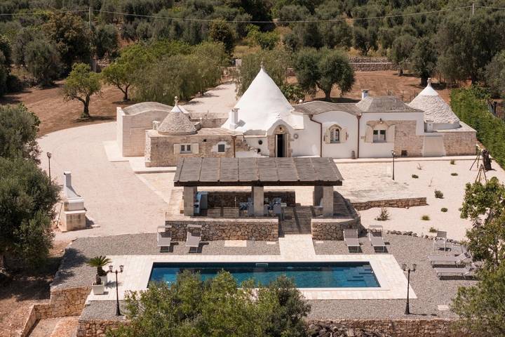 Holiday Home 'Aletheia' with Private Pool, Wi-Fi and Air Conditioning in Ceglie Messapica, Salento