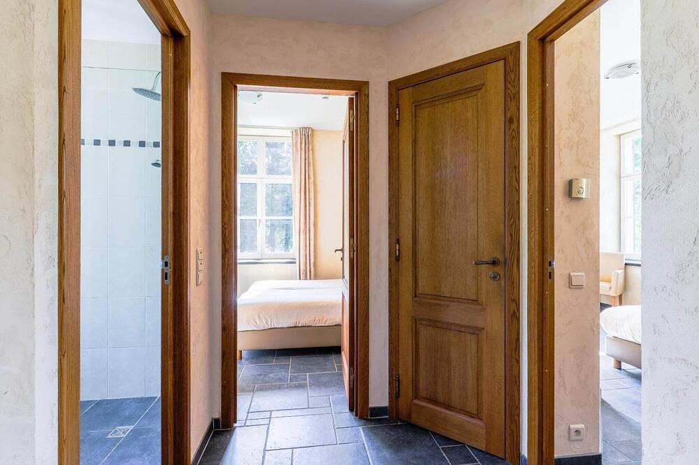 Grand appartement dans un château du Xvie siècle in Aywaille, Région de Liège