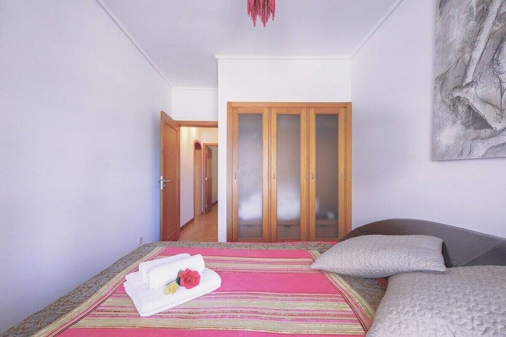 Ganze Wohnung, Apartment with Terrace 100m from the Beach in Praia da Barra, Gafanha da Nazaré