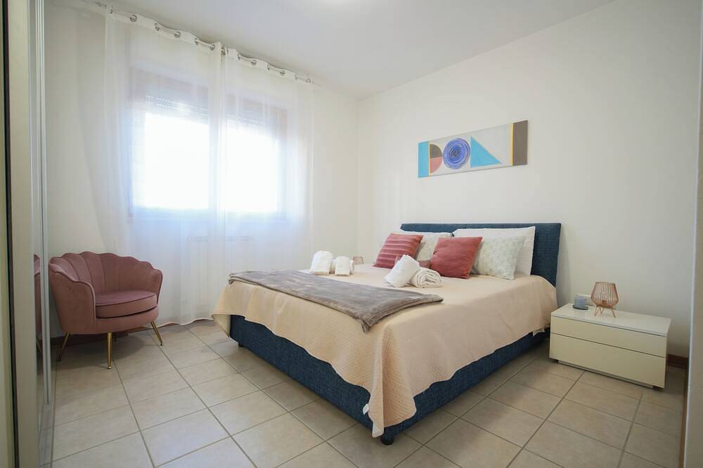 Central House near the airport in Fiumicino, Provincia de Roma
