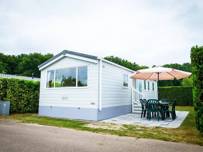 Chalet pour 5 personnes, avec Terrasse ainsi que Jardin et Piscine