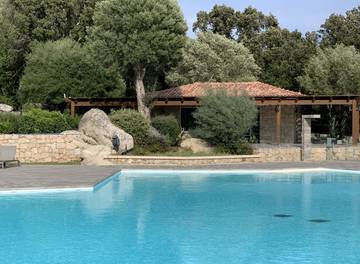 Gîte pour 4 personnes, avec balcon ainsi que piscine et jardin à Porto-Vecchio