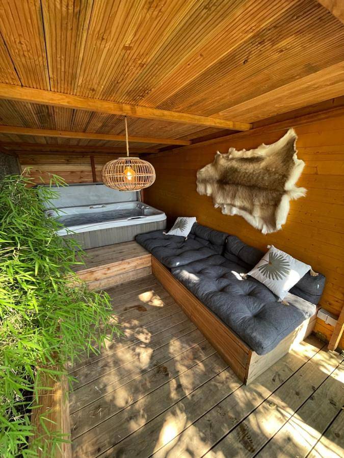 Cottage pour 2 personnes, avec jacuzzi et terrasse à Lasne