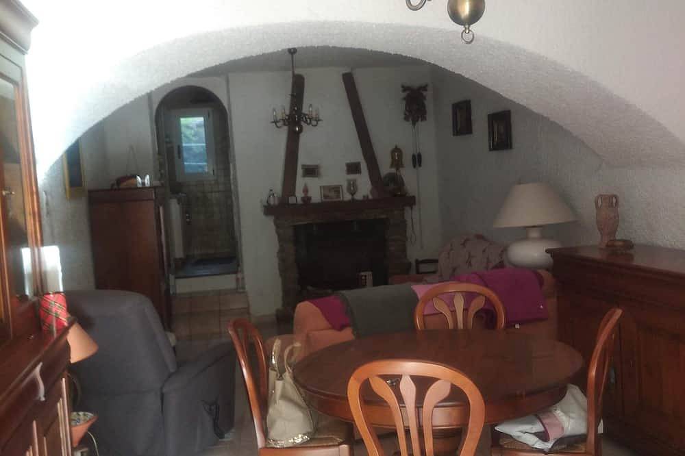 Maison de village au centre Corse très proche de Corte et de son Université in Omessa, Région de Corte