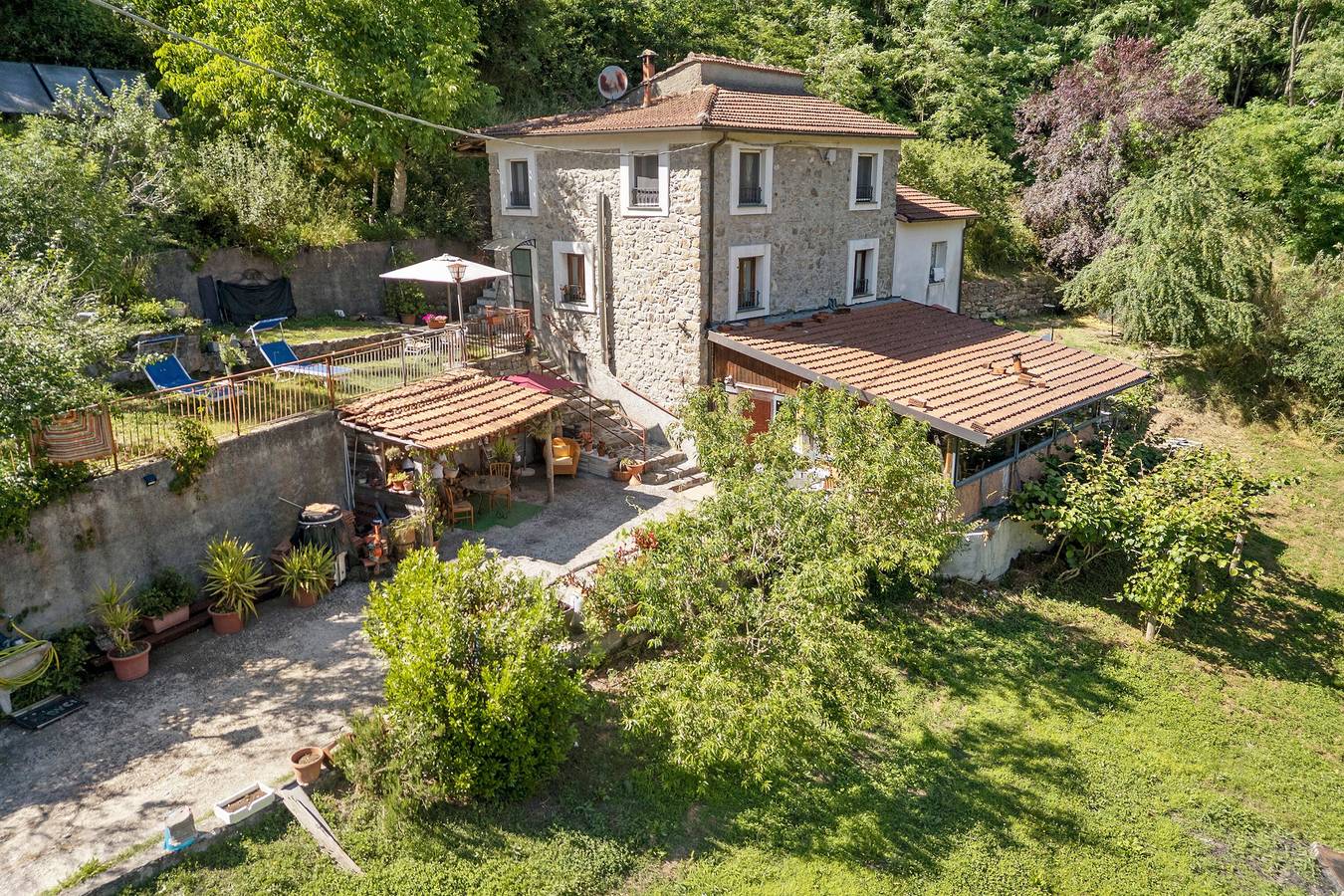 Casa Vacanze 'La Casa Di Pietra - Maissana' con Vista Montagna, Terrazza e Giardino Privati in Maissana, Riviera di Levante