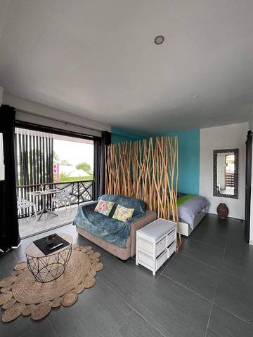 Gîte pour 2 personnes, avec jardin ainsi que vue et terrasse dans Punaauia