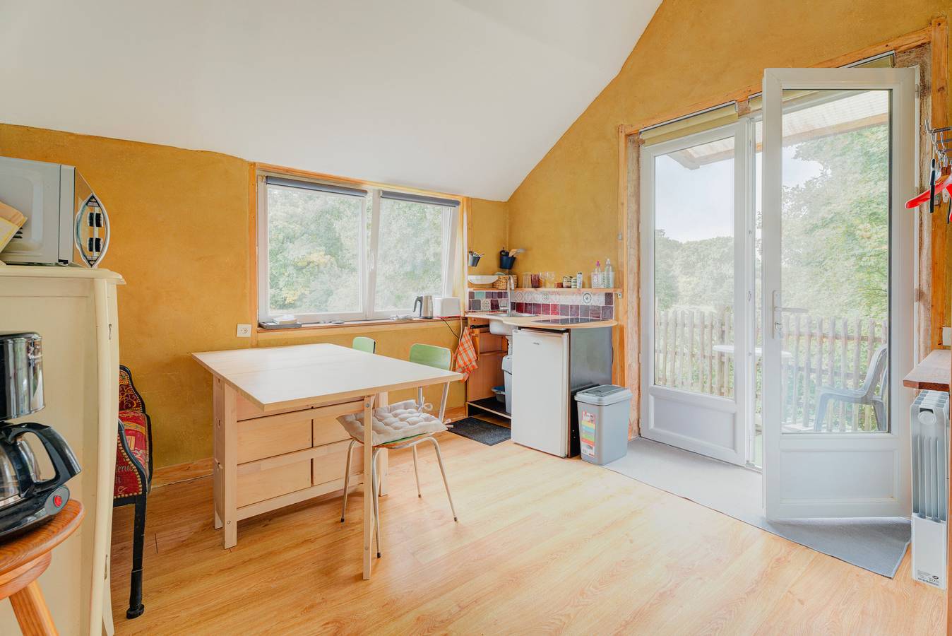 Studio entier, Studio 'Gite 1 ou 2 Personnes Sauna Et Étang' avec jardin partagé et Wi-Fi in Broons, Région de Dinan