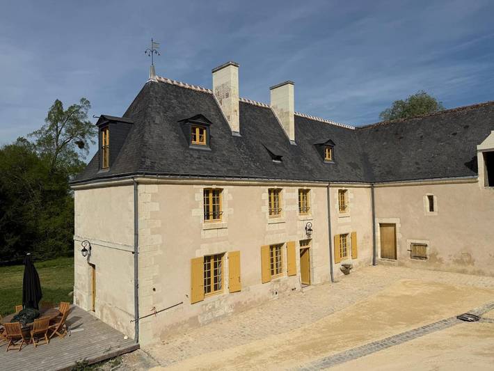 Location de vacances pour 9 personnes, avec jacuzzi ainsi que jardin et piscine à Anché - 2