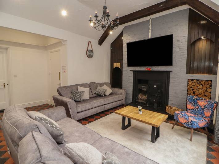 Holiday rental for 23 people, with garden and hot tub in Barrow-in-Furness