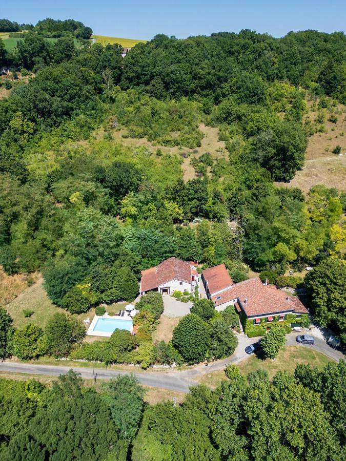 Location de vacances pour 2 personnes, avec piscine ainsi que terrasse et jardin, animaux acceptés à Pont-du-Casse