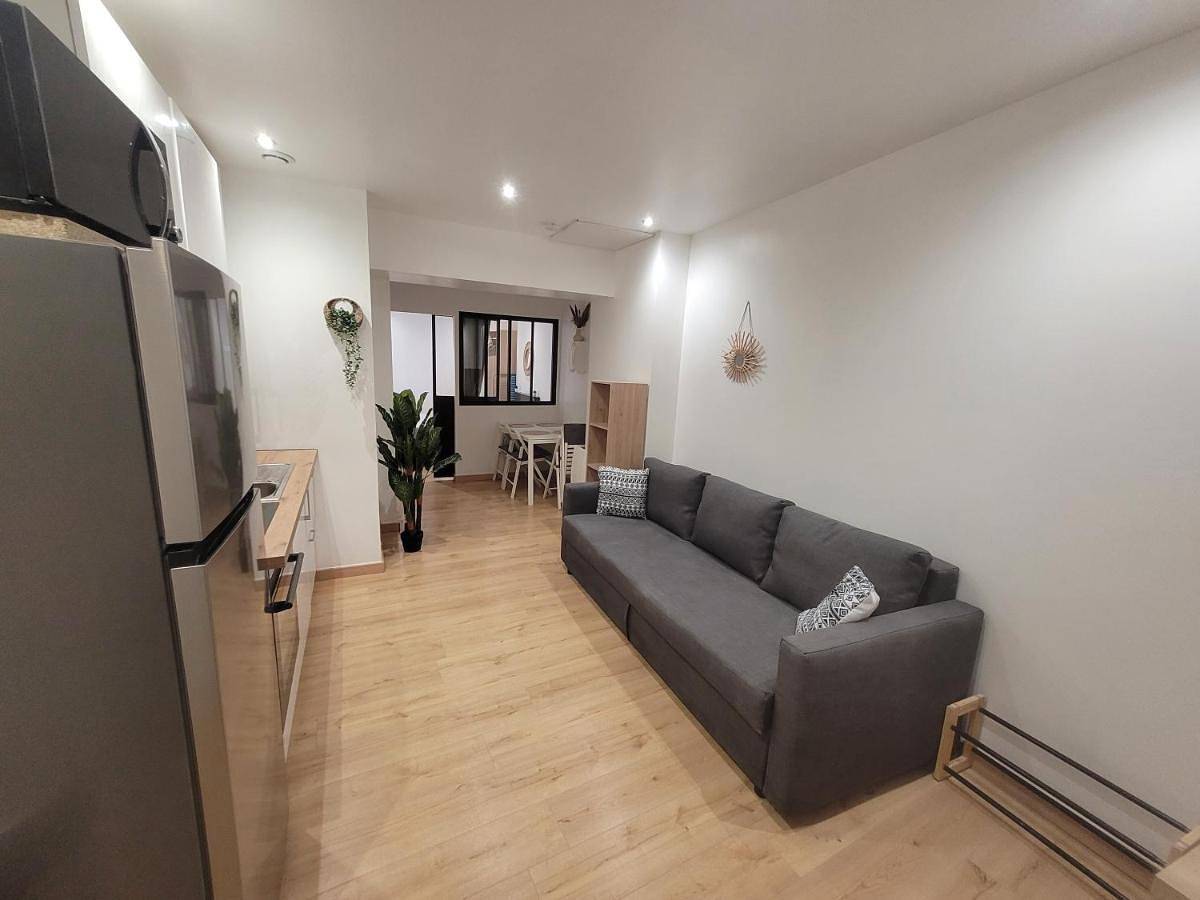 Appartement entier, One-Bedroom Apartment in Istres, Côte méditerranéenne (France)