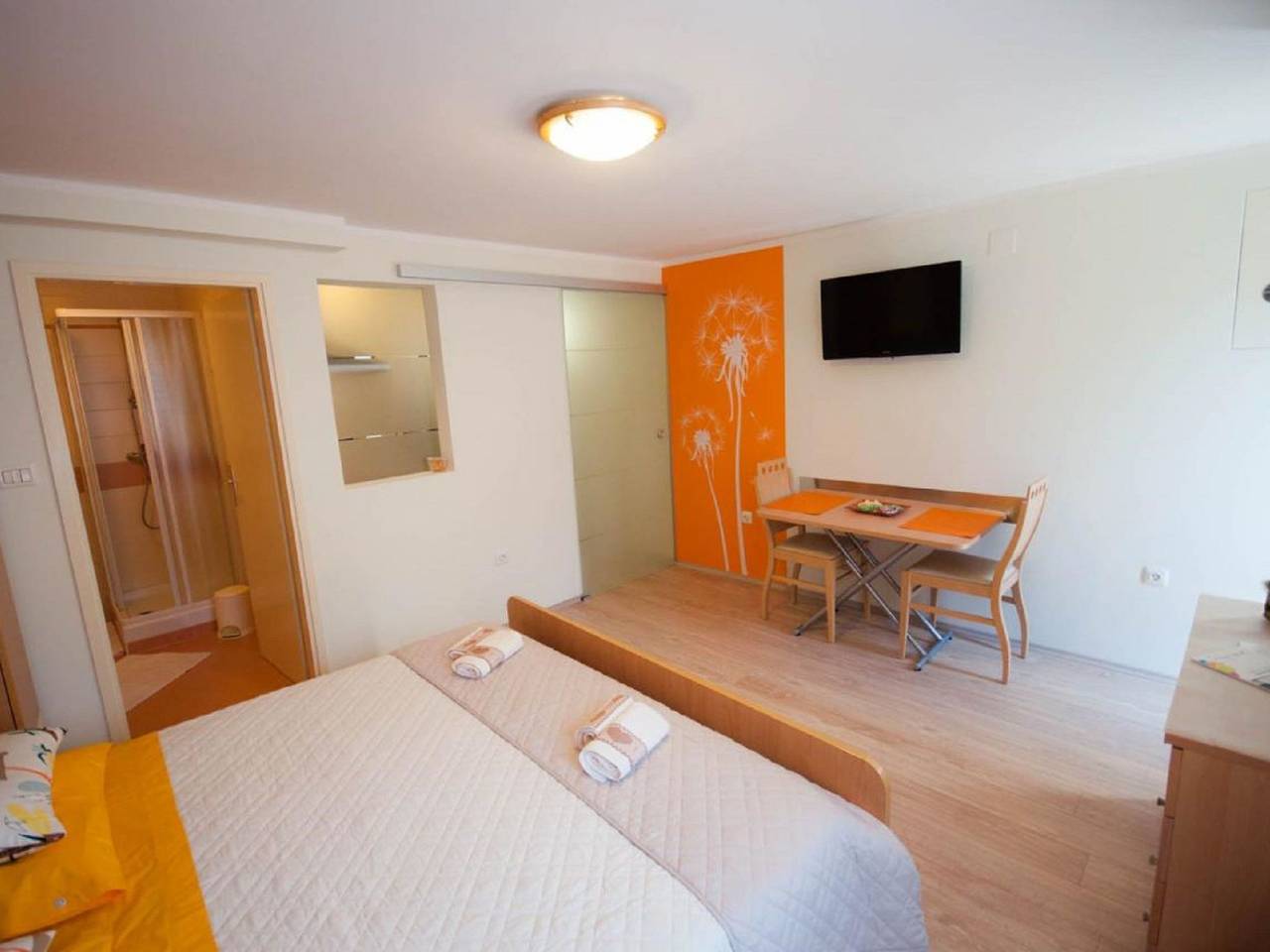 Ganze Wohnung, Studio "Dario" direkt am Strand in Novigrad, Umag und Umgebung