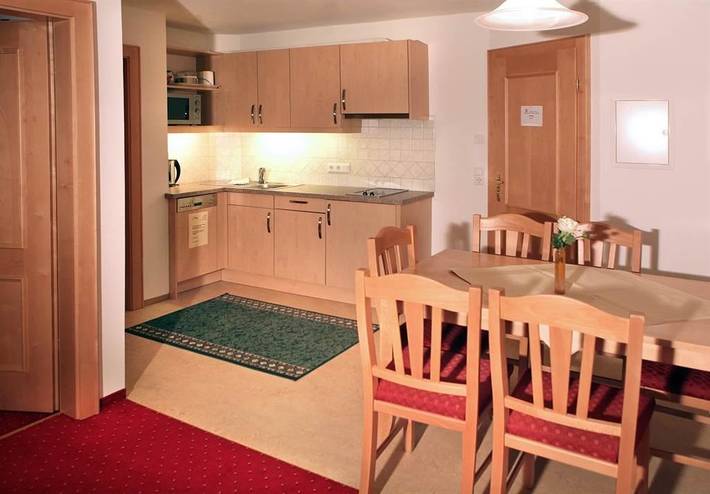 Ferienwohnung für 6 Personen, mit Balkon und Terrasse sowie Garten und Sauna in Lofer