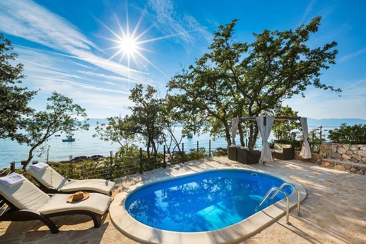 Wohnwagen für 5 Personen, mit Whirlpool und Sauna sowie Pool und Terrasse in Kroatien - 2