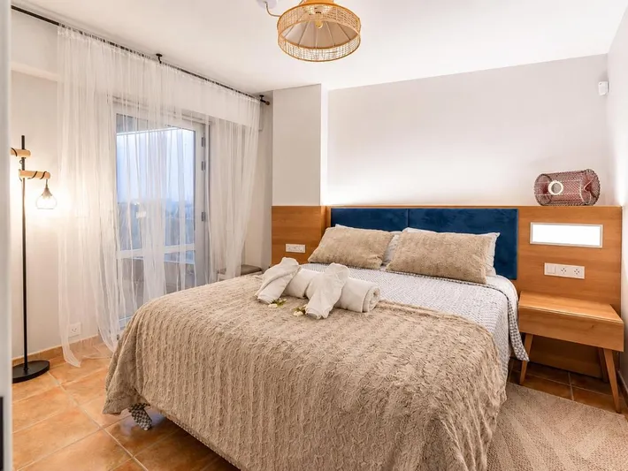 Apartamento de vacaciones para 5 personas, con balcón además de vistas y piscina - 1