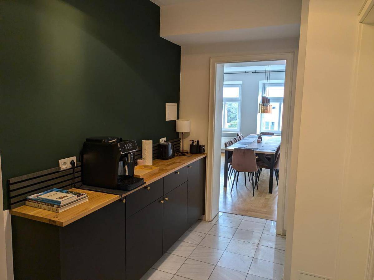 Ganze Wohnung, Munich Large Apartment 110 qm, 3 Bedrooms and very Central 1-12 Guests in München Ludwigsvorstadt, München