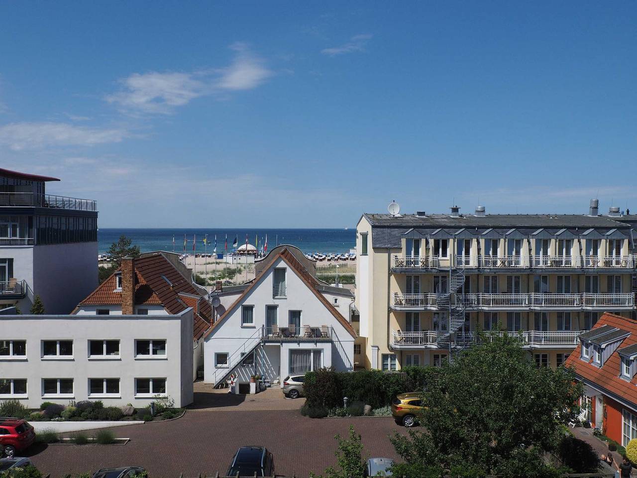 Cały apartament, Komfortable Ferienwohnung mit Balkon und Meerblick in Warnemünde in Warnemünde Strand, Rostock